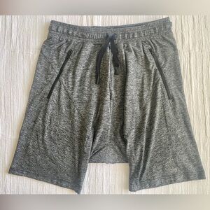 Alo Drop Crotch Shorts in Black & Gray Heather size L